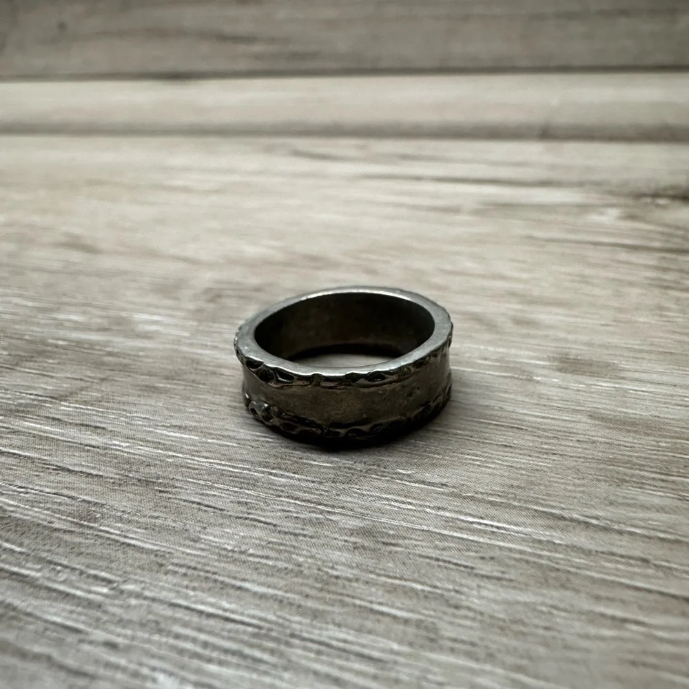 Vintage Hand Made Silver Textured Men’s Ring‎